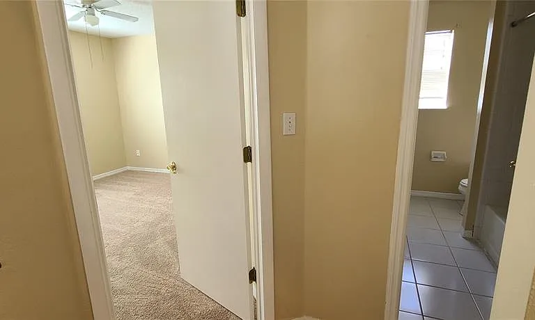 2411 Berkshire Ct — Photo 15