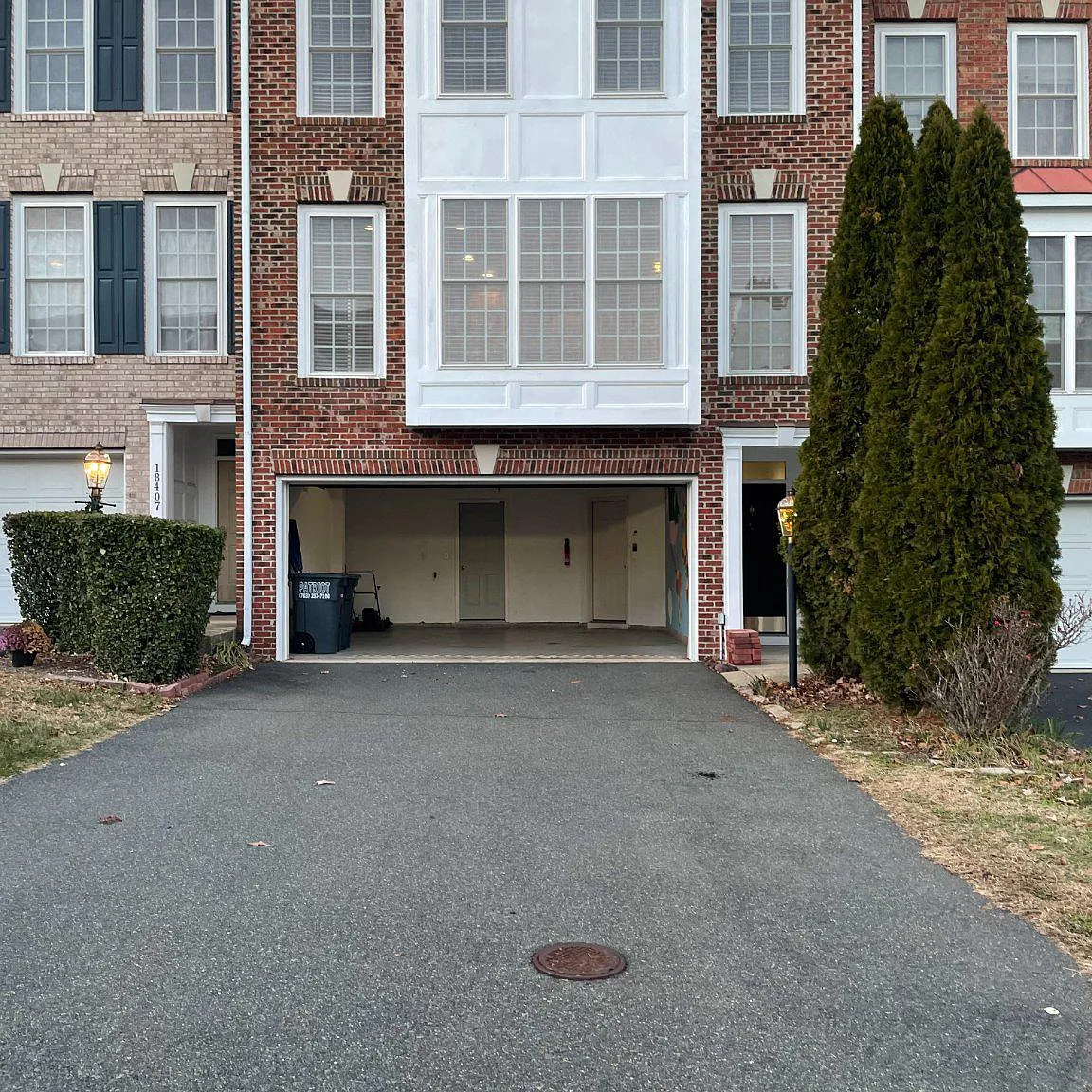4 bed, 3.5 bath, 2316 sqft, $3,200 — Photo 2