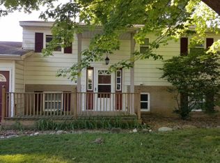 1545 Carol Lynne Dr, Lowell, MI 49331