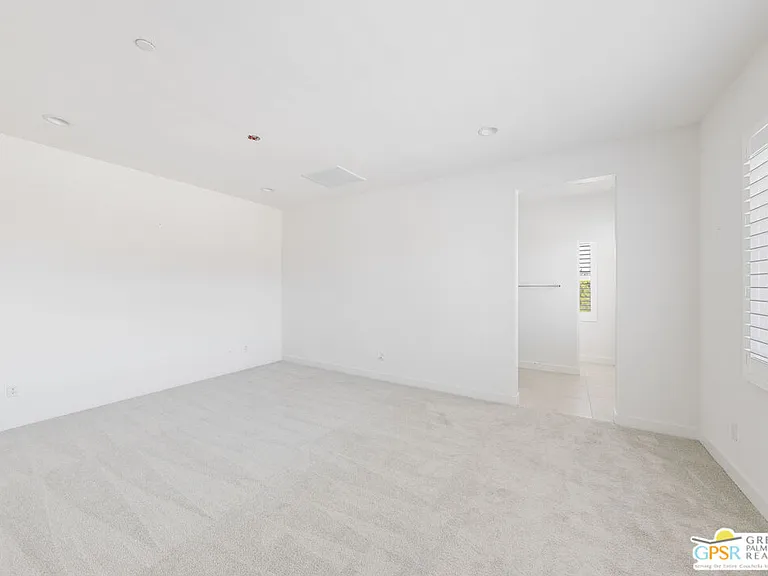 35935 Hinksey St — Photo 18
