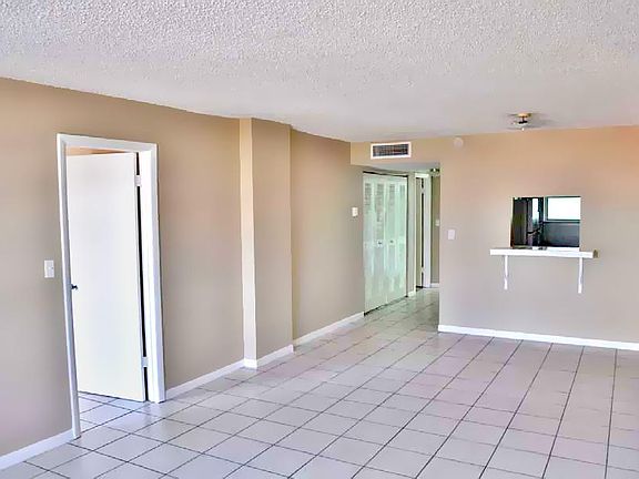 4th image of 2520 N Andrews Ave APT 303