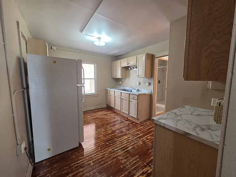 414 Perrin St #2 — Photo 8
