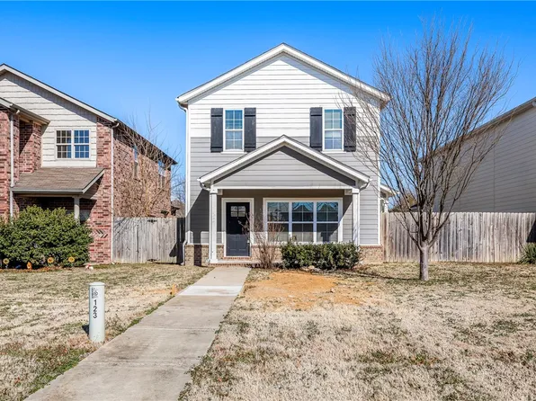 121 Carrington Ave #B, Lowell, AR 72745