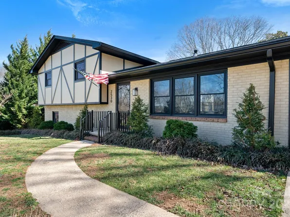 2530 31st Street Dr NE, Hickory, NC 28601