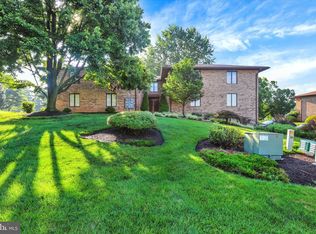 5860 Fairway Dr W APT 4, Fayetteville, PA