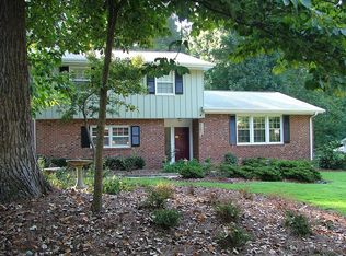 1007 Manchester Dr, Cary, NC 27511