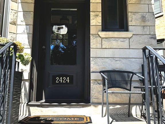 2nd image of 2424 N Mozart St #2