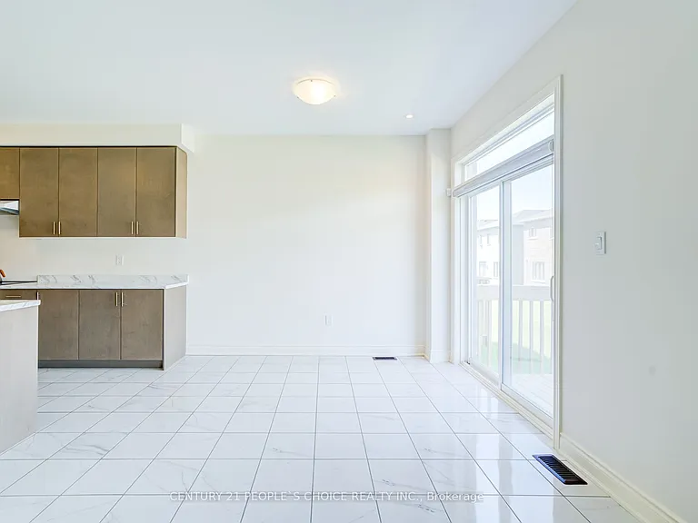 2237 Crystal Dr — Photo 18