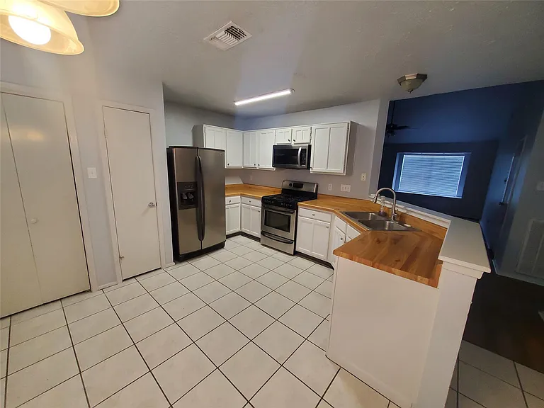 2306 Spring Dusk Ln — Photo 8