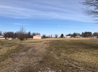 208 Linda Ave, Cisne, IL 62823