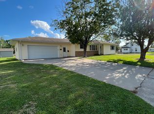 904 D Ave E, Albia, IA 52531