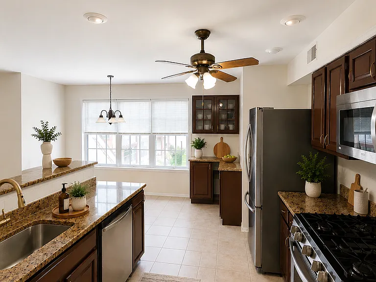 412 Plymouth Rd — Photo 4
