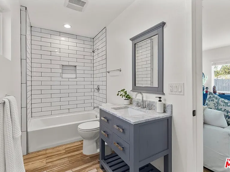 5152 Hartwick St — Photo 22