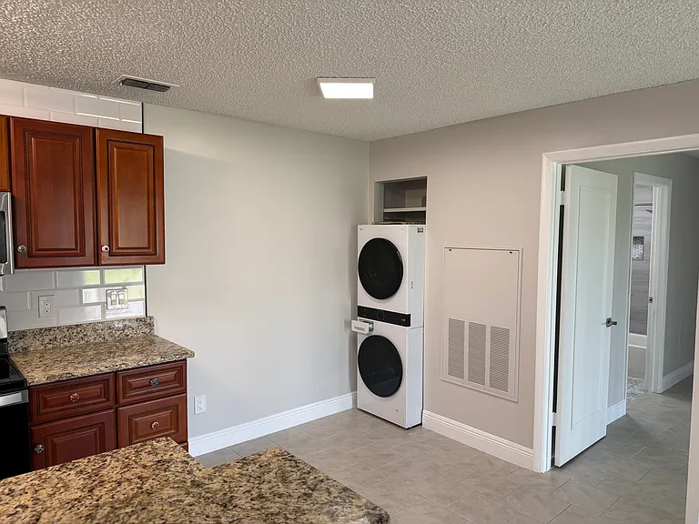 2561 Grassy Point Dr #207 — Photo 2