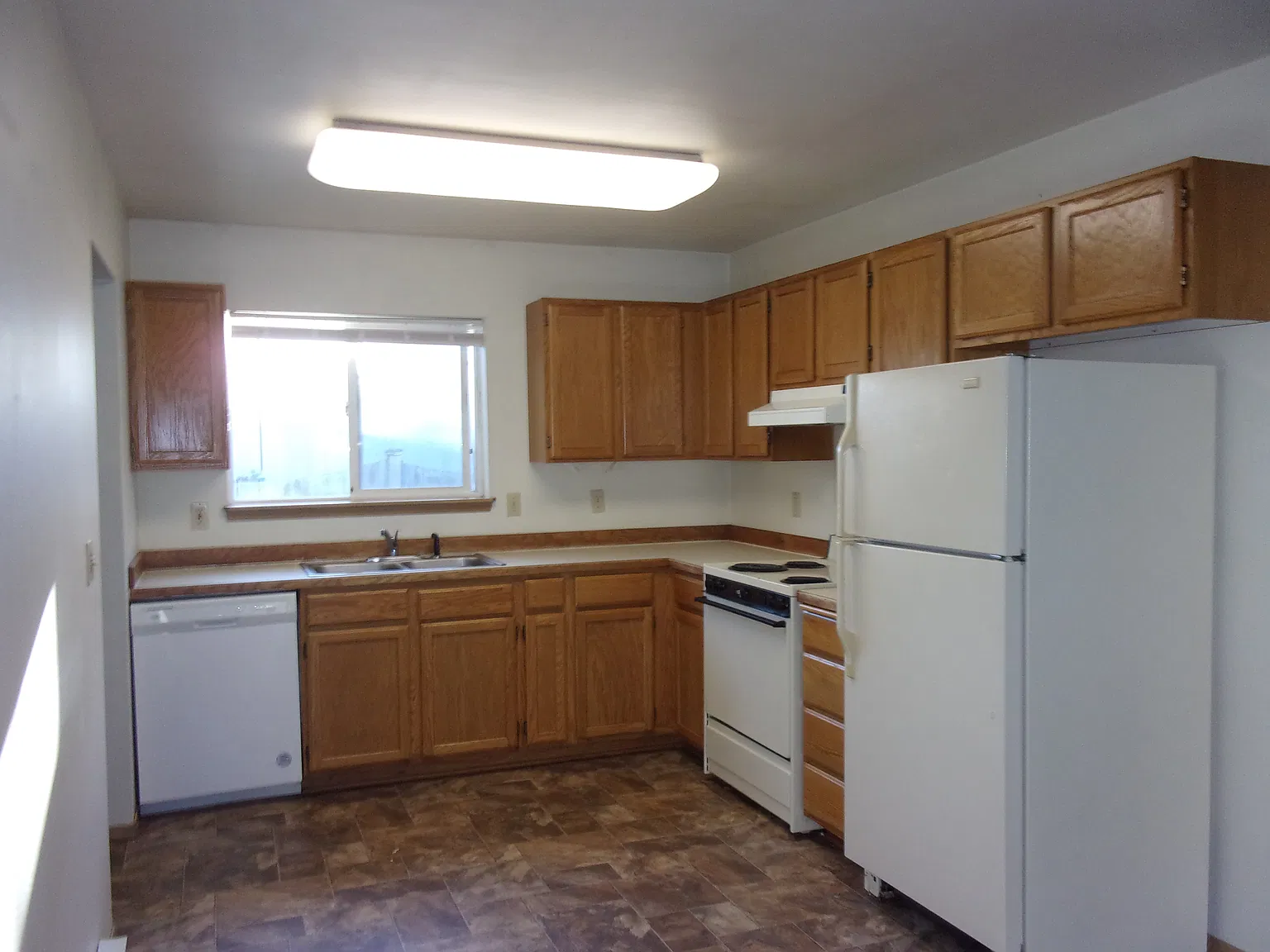 3 bed, 1200 sqft, $1,850 — Photo 4