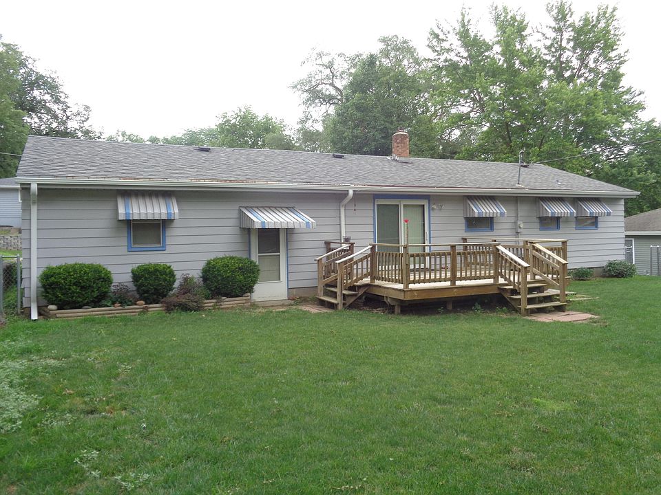 2nd image of 805 Valley St