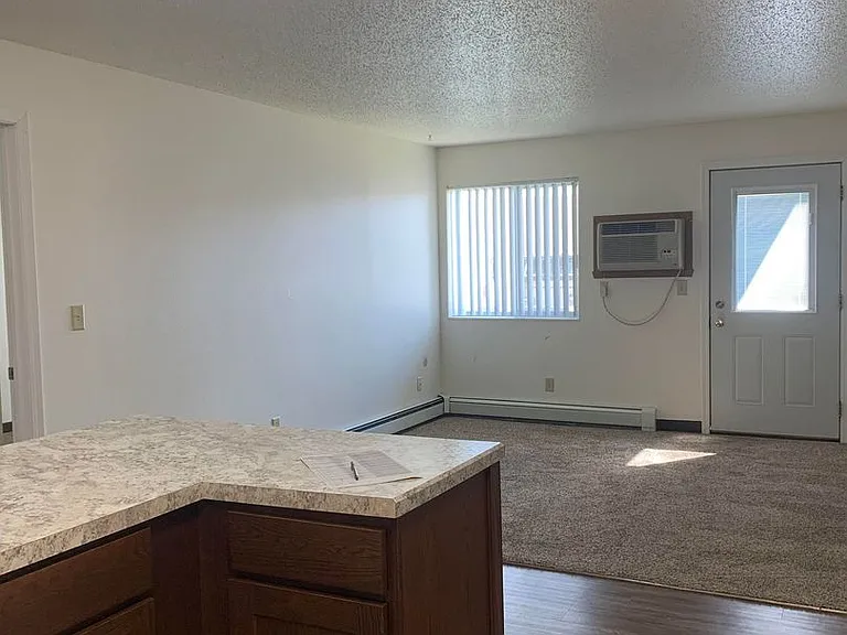 Dakota E & W Apartments — Photo 136