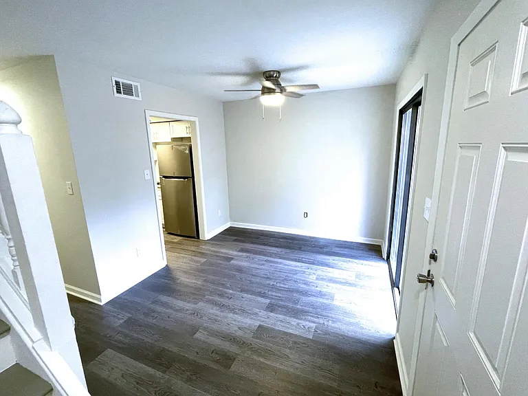 6340 Holcomb Way #A — Photo 5