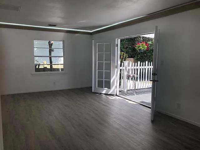 5025 Genesta Ave — Photo 5