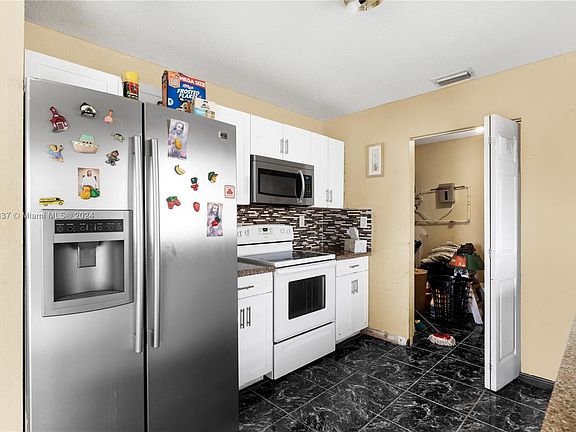 4th image of 845 NW 3rd Ter