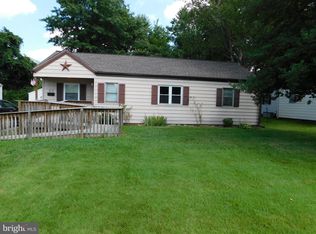 46 Robinson Dr, New Castle, DE 19720