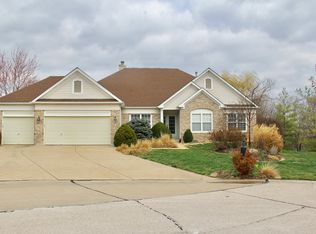 2933 Fox Bluff Dr, Saint Charles, MO 63301
