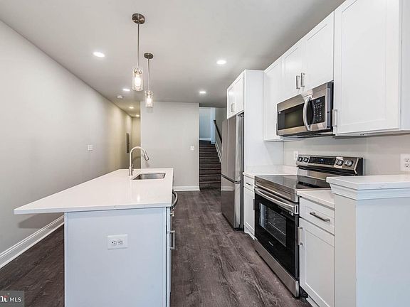 3rd image of 400 N Patterson Park Ave