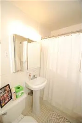 Rented by Buchbinder & Warren | media 32