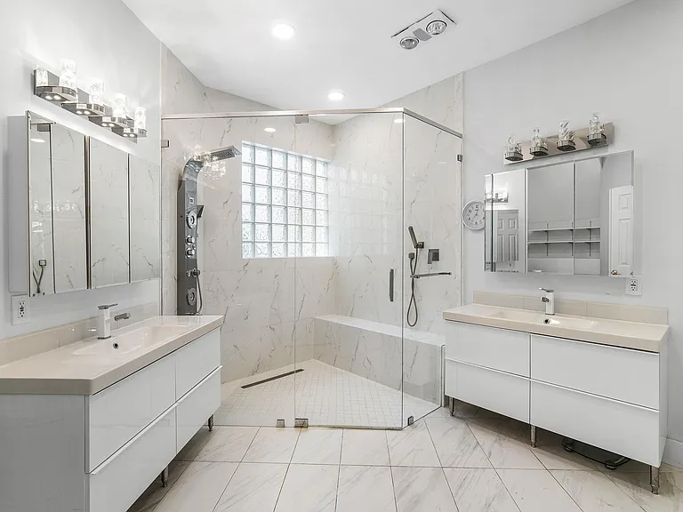 7087 NW 78th Pl — Photo 18