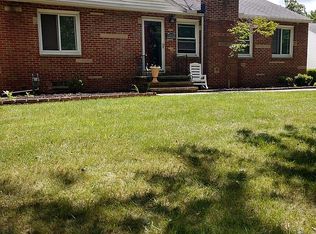 9652 Oakdale Rd, Parma, OH 44129