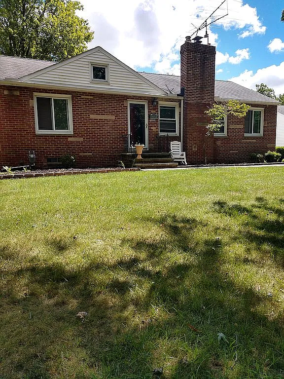 9652 Oakdale Rd photo 1