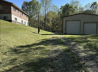 6026 Sand Hill Rd, Guysville, OH 45735