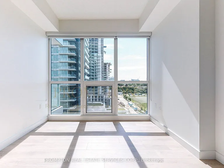 95 McMahon Dr #1109 — Photo 32