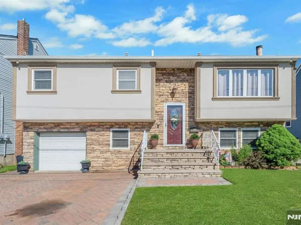 12 Geraldine Rd, North Arlington, NJ 07031