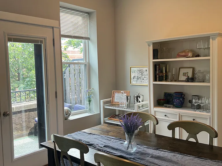 824 N Oakley Blvd #3 — Photo 10