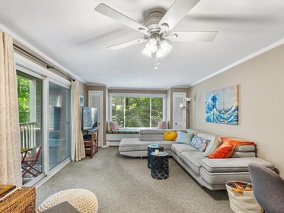 3rd image of 7 Wake Robin Rd Unit 310