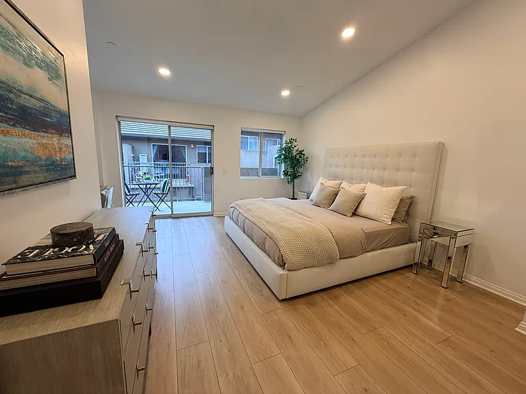 10918 Morrison St #3 — Photo 15