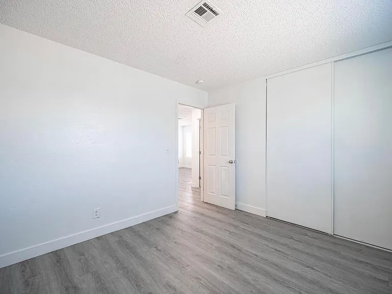 921 Snug Harbor St — Photo 16