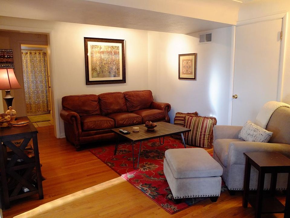 Spacious living room