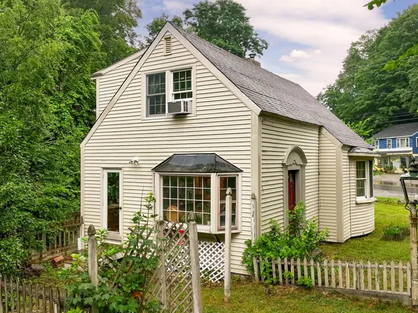 5 Forest Road, Hancock, NH 03449