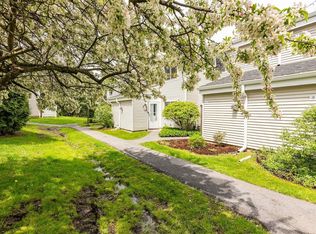 J5 Grandview Dr, South Burlington, VT 05403