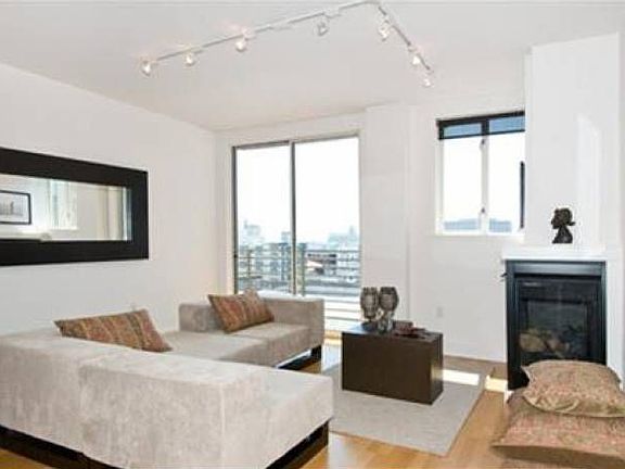 3rd image of 1635 California St APT 62