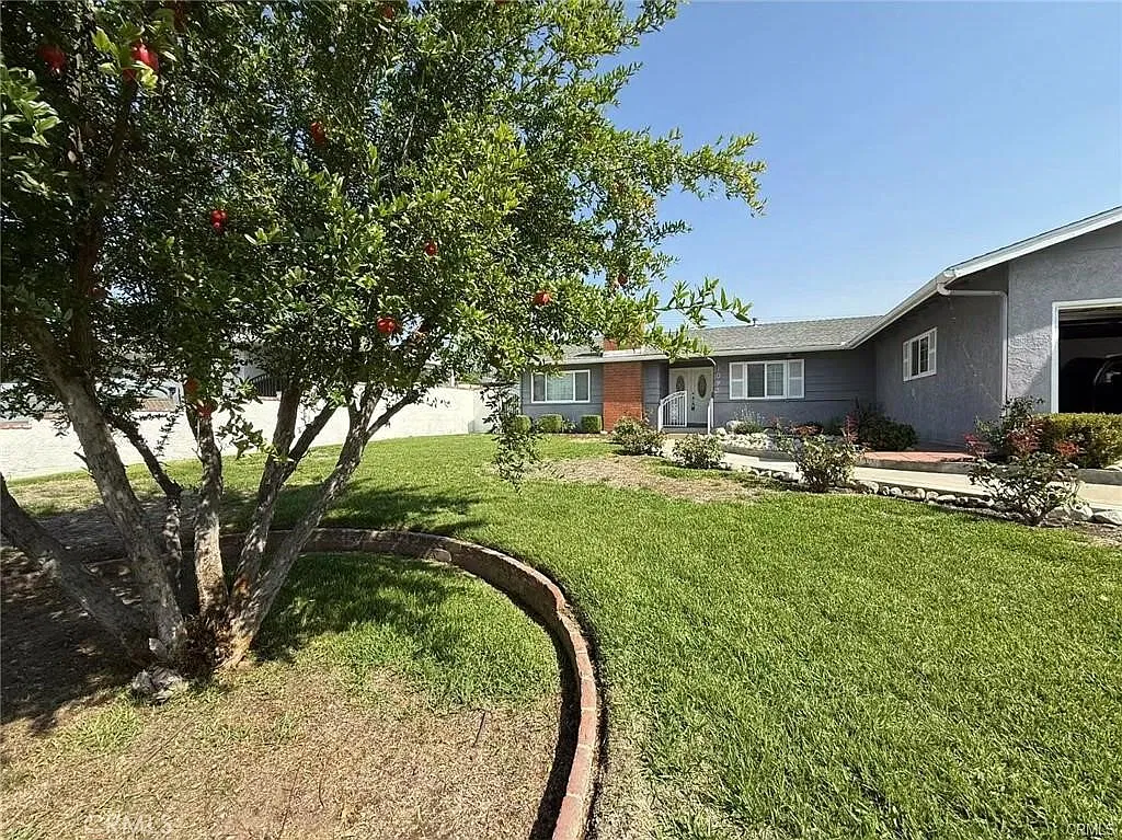 3 bed, 1344 sqft, $3,400 — Photo 4