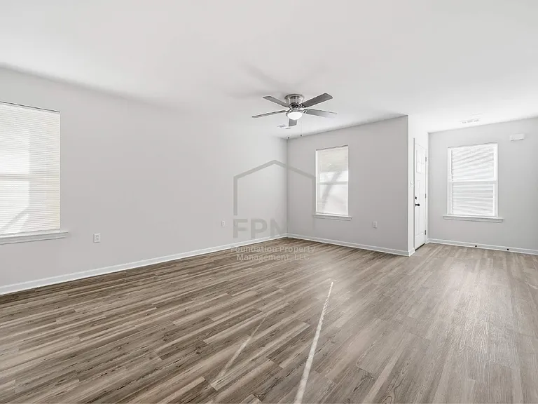 349 N Worthington Dr — Photo 8