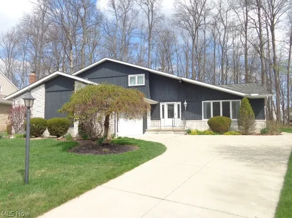 15852 Inglewood Ct, Strongsville, OH 44136