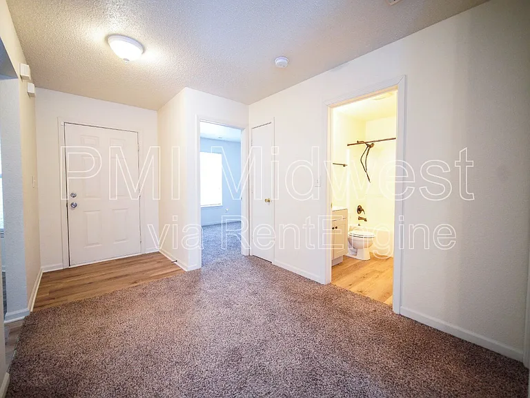 10414 Kensil St — Photo 8