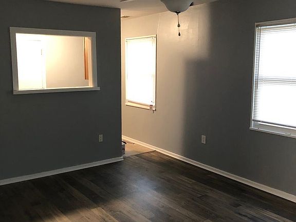 3rd image of 2802 Peacock Ave