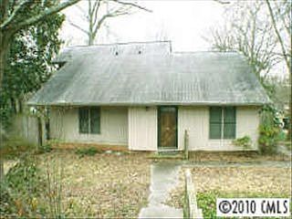 5th image of 2100 Wellwood Cres