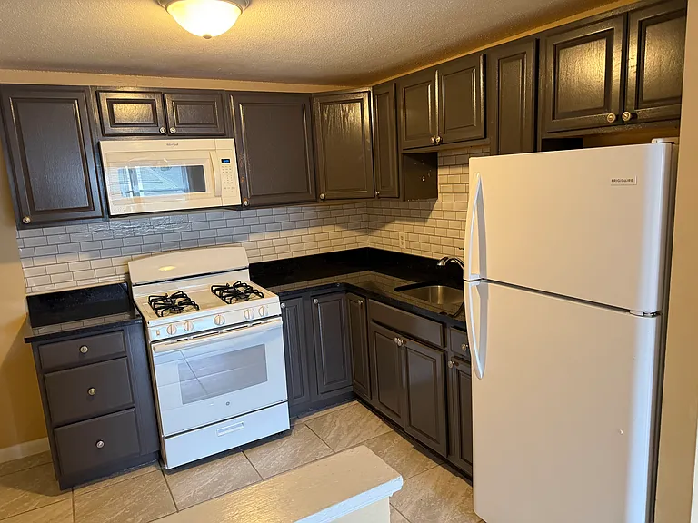 36 Burlington Ave #34 — Photo 11