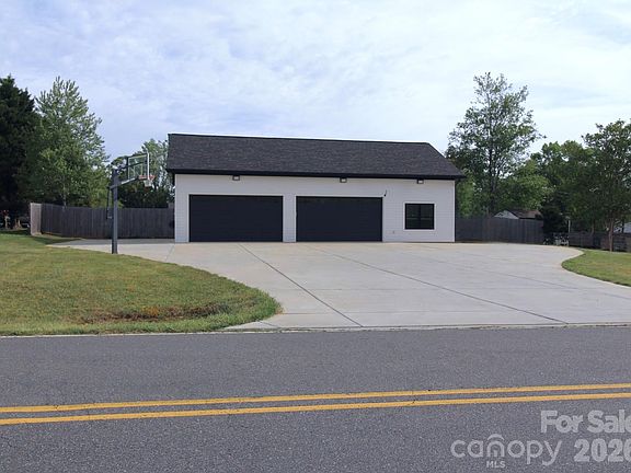 2nd image of 2555 Belshire Dr